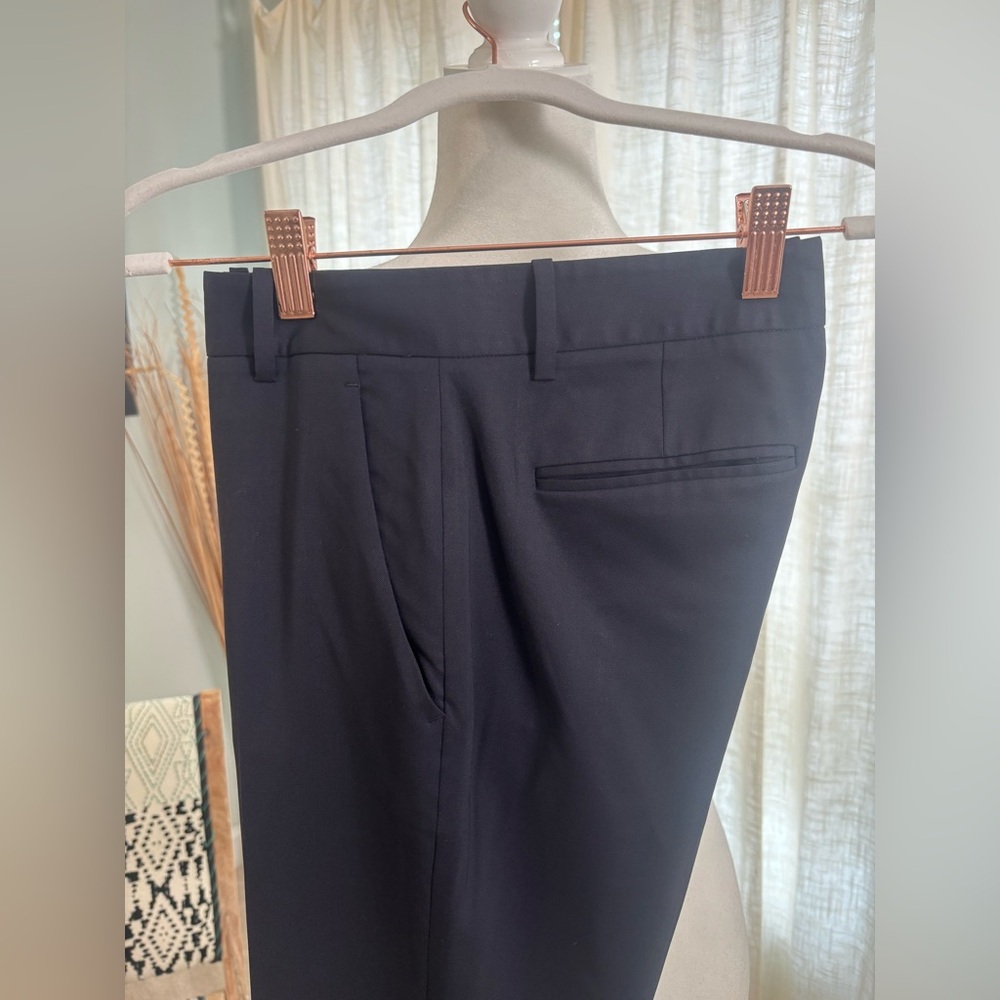 Theory Dark Navy Testra Pants in Good Wool Size 2 Tapered Slim Fit - Like New! - Picture 5 of 9